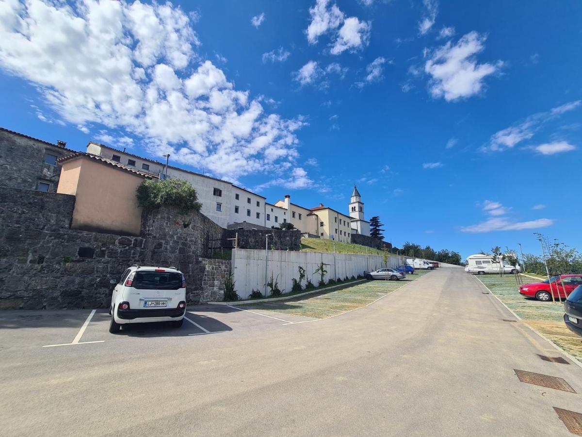Apartma In Soba Vipavski Kriz Ajdovščina Exteriör bild